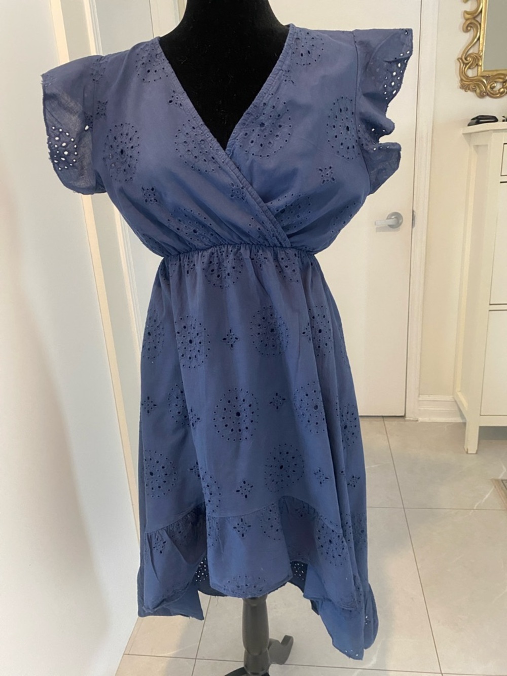 Valentina Nadi dark blue eyelet cotton high low short sleeve dress size medium